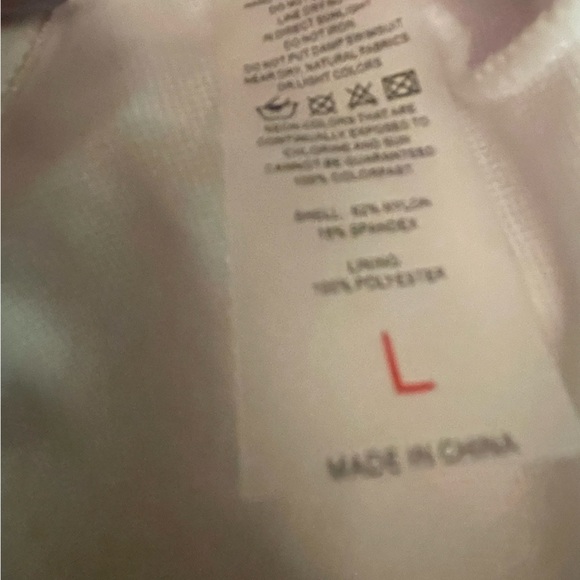 Large One Piece Purple & Pink Swimsuit. Removable bra Pads & Criss cross straps - Picture 7 of 7